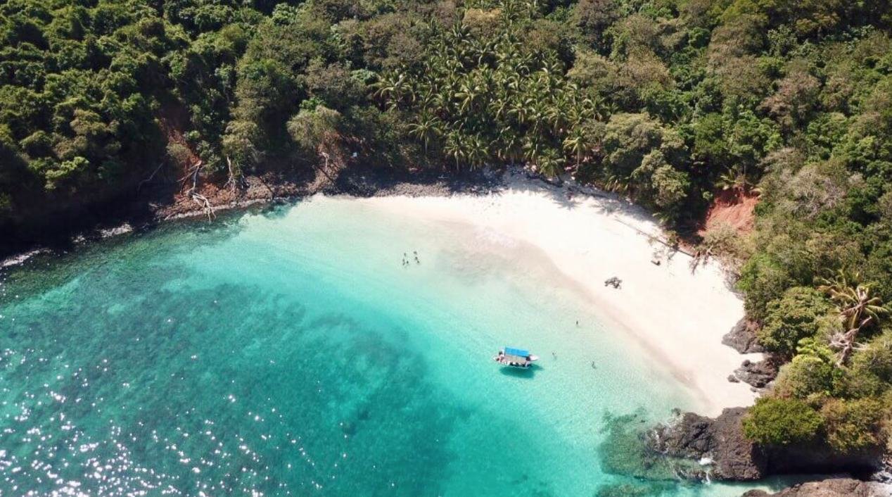 Turquoise cove near Boca Chica, Chiriquí, from the air