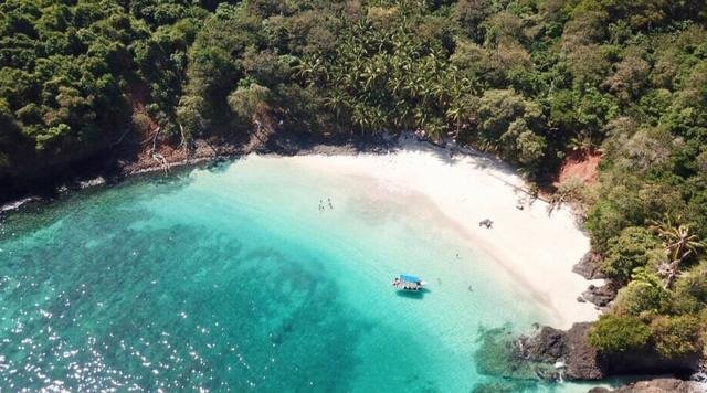 Turquoise cove near Boca Chica, Chiriqu&iacute;, from the air